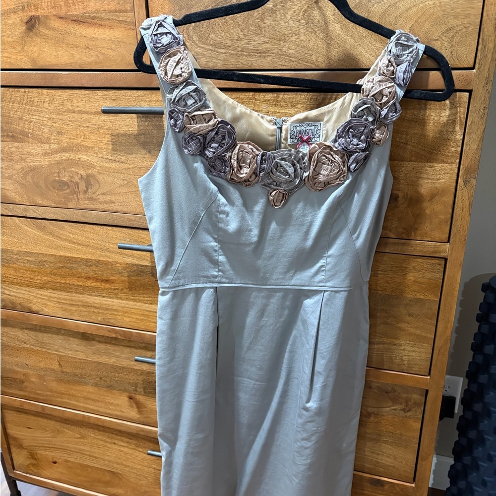 Sleeveless Light Gray Floral Rosette Dress